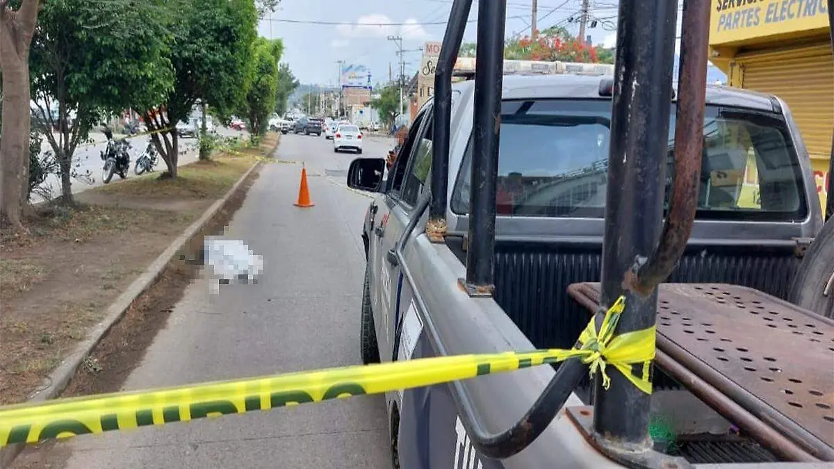 Arollan a adulta mayor en Tihuatlán