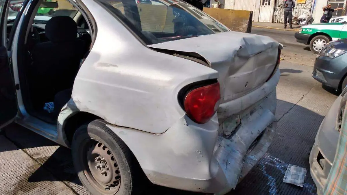 Perdió el control de camioneta