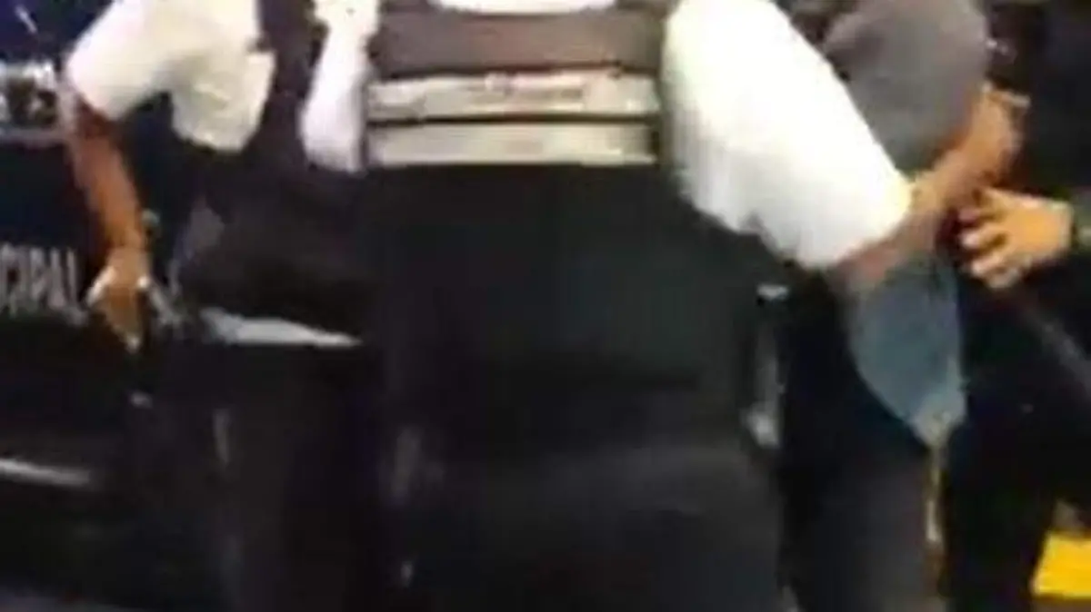 artista detenido policias municipales