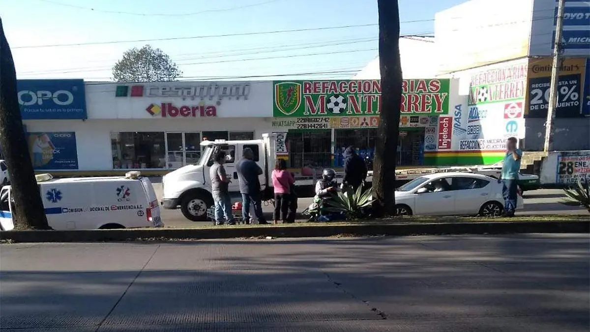 Atropellan a hombre que intentaba cruzar la avenida Lázaro Cárdenas en Xalapa