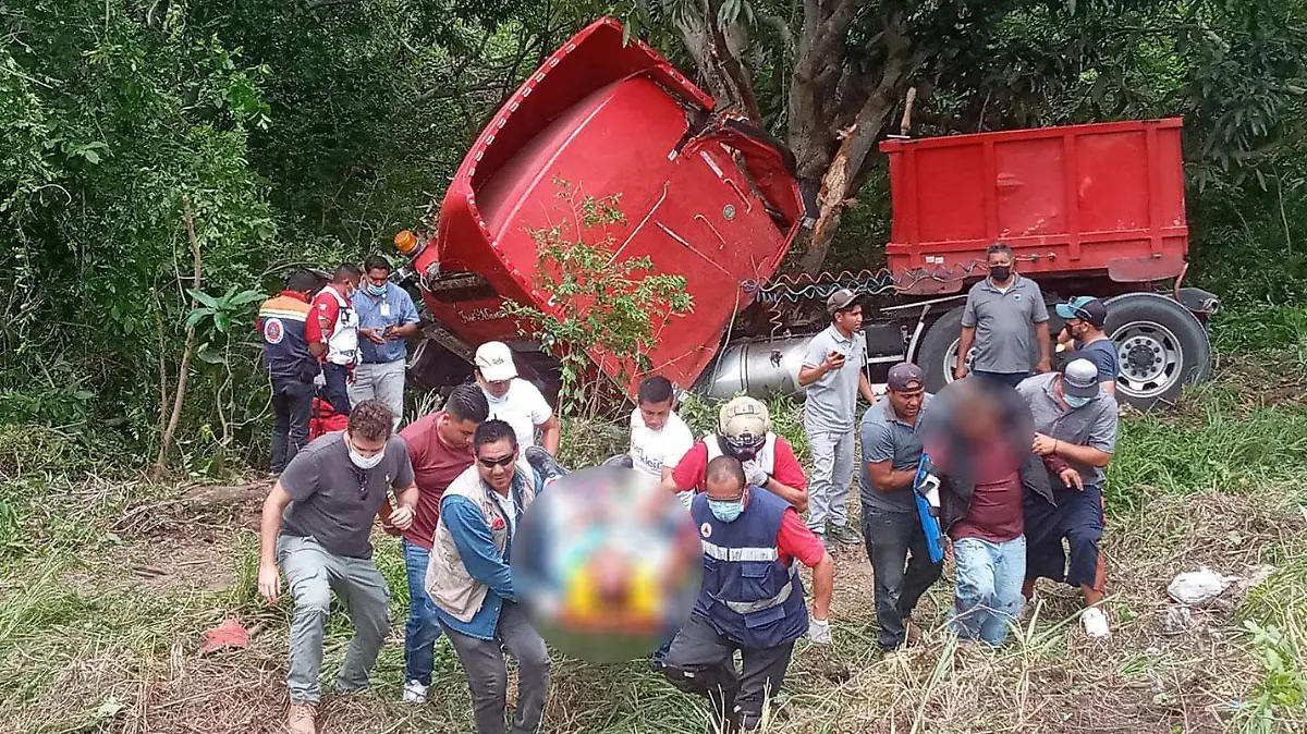 Accidente-deja-dos-lesionados-en-Emiliano-Zapata