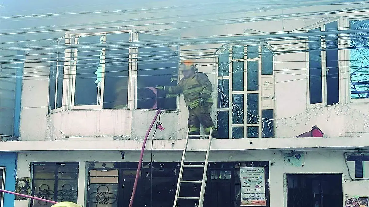 Incendio en la avenida Américas de Xalapa