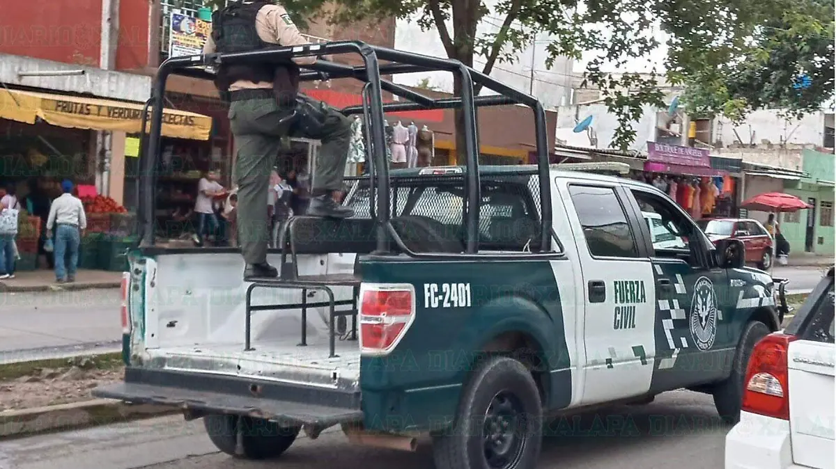 Patrulla-de-la-fuerza-civil-recorriendo-calles-de-Xalapa