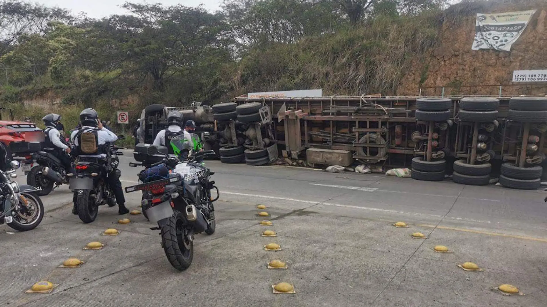 Volcadura-en-carretera-a-Veracruz