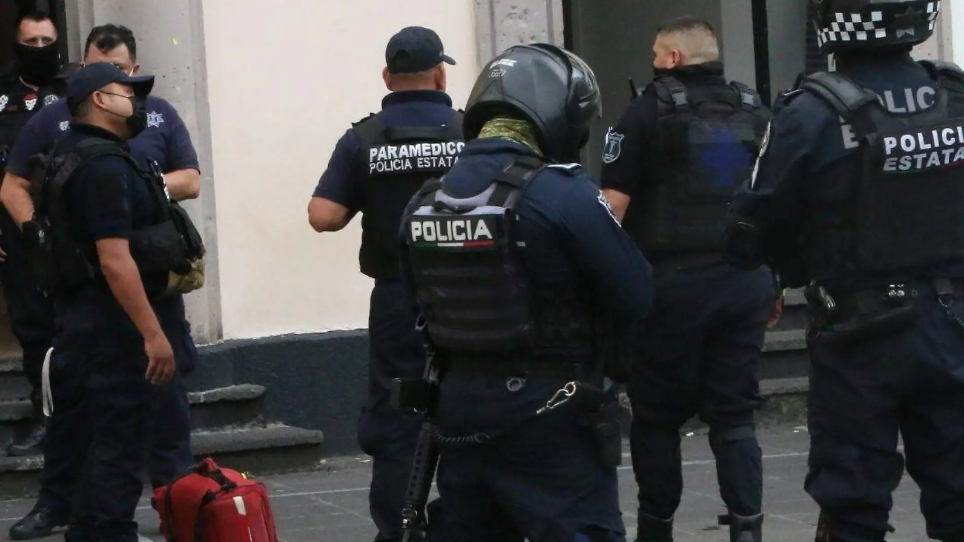 Policías