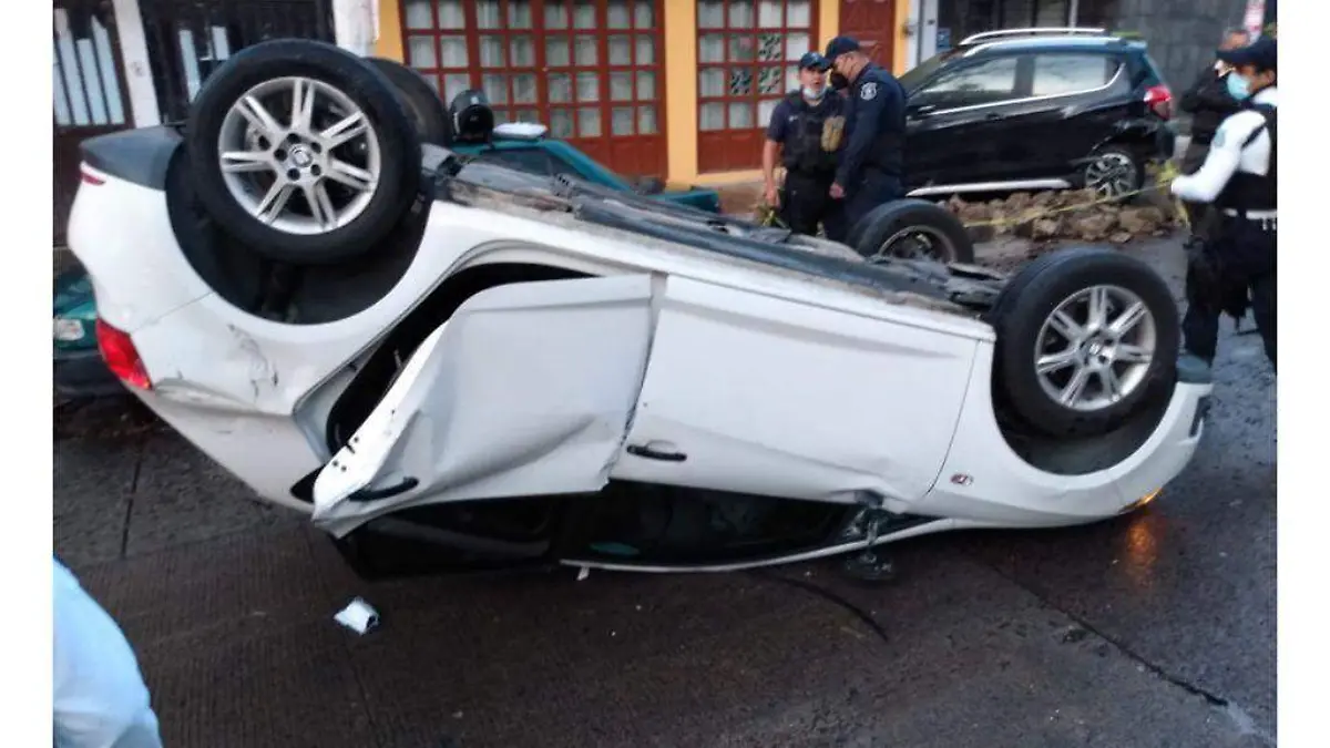 manejaba a velocidad excesiva