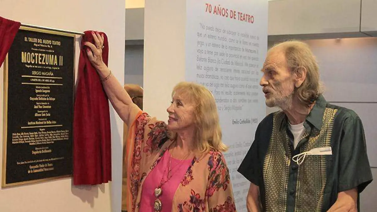 160623-PAOLA-Exposicion-70-anos-de-Teatro-2