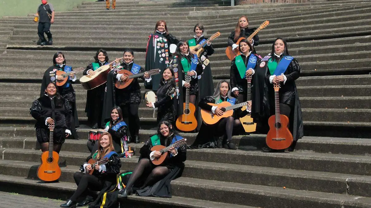 Tuna-femenil-de-la-Universidad-Veracruzana