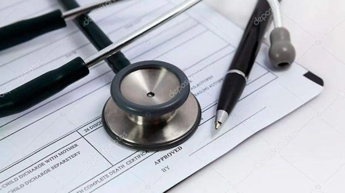 depositphotos_113211926-stock-photo-close-up-pen-and-stethoscope