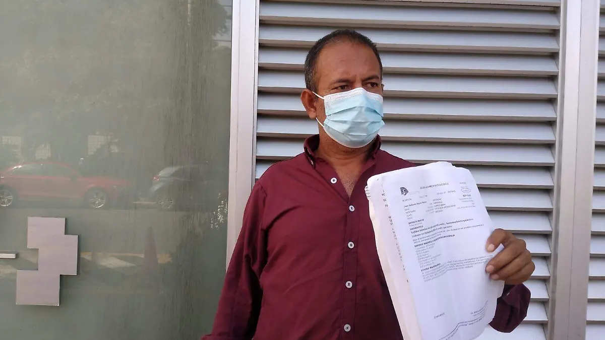 padre de joven que pèrdio la vista