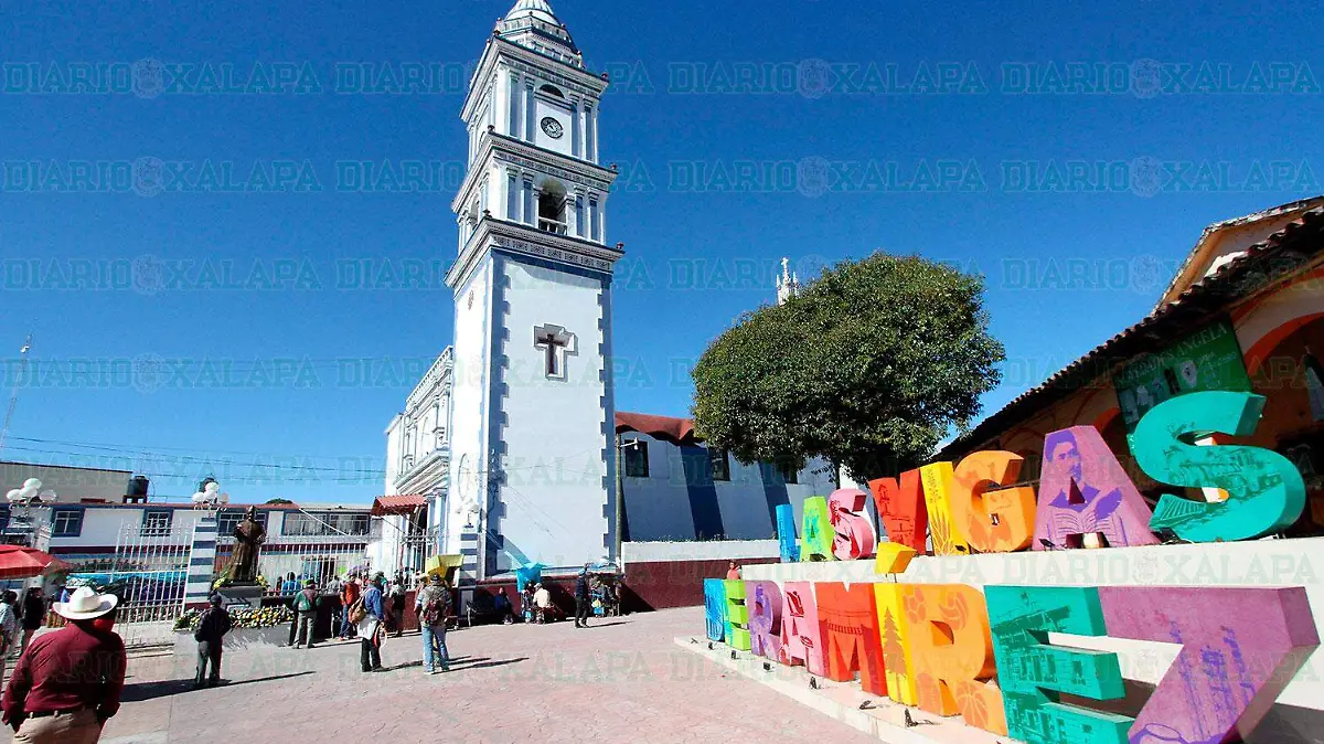 Monumento-a-cardenal-Sergio-Obeso-en-Las-Vigas