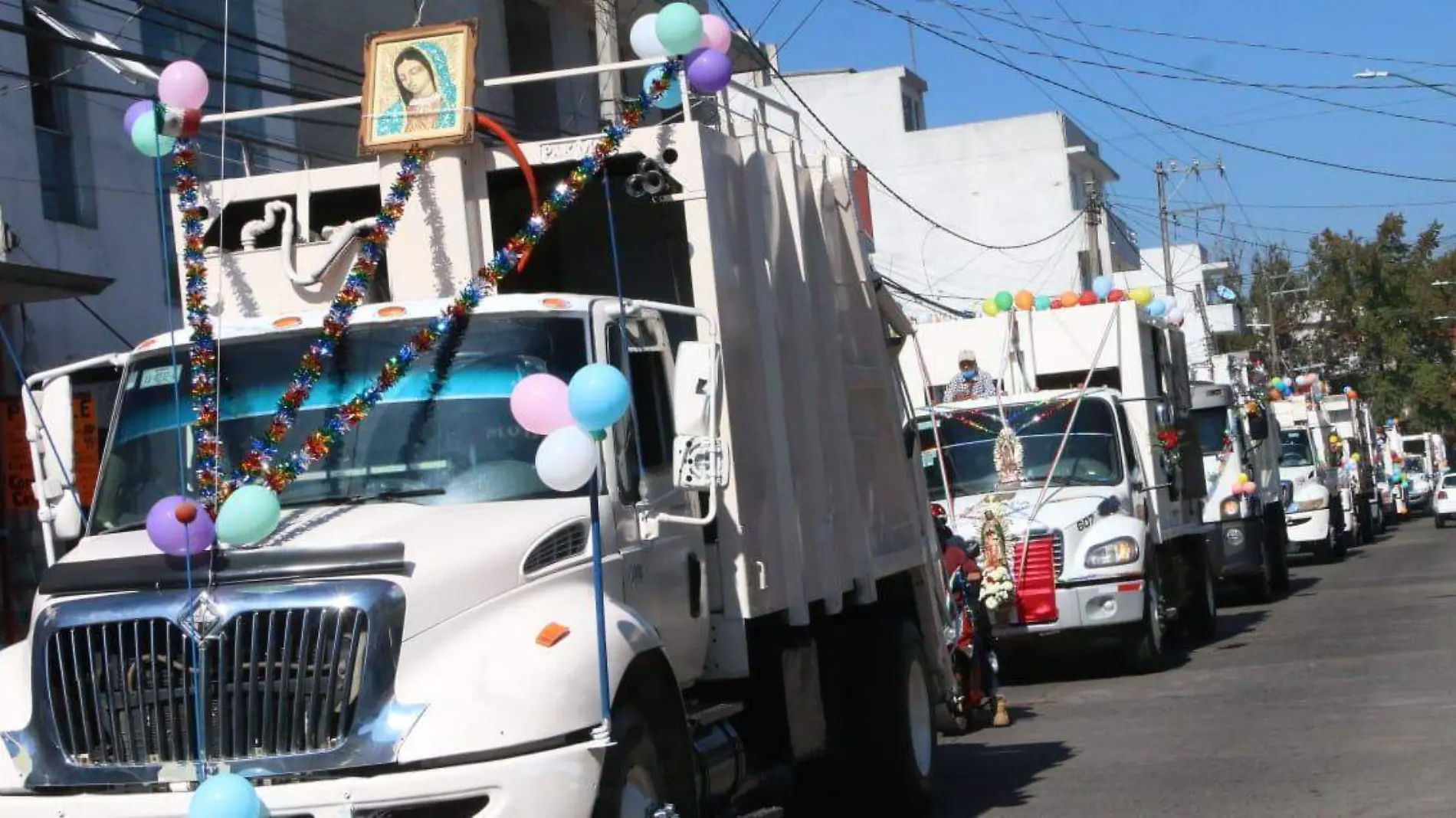 Trabajadores de Limpia Pública dan gracias por su salud a la Virgen de Guadalupe