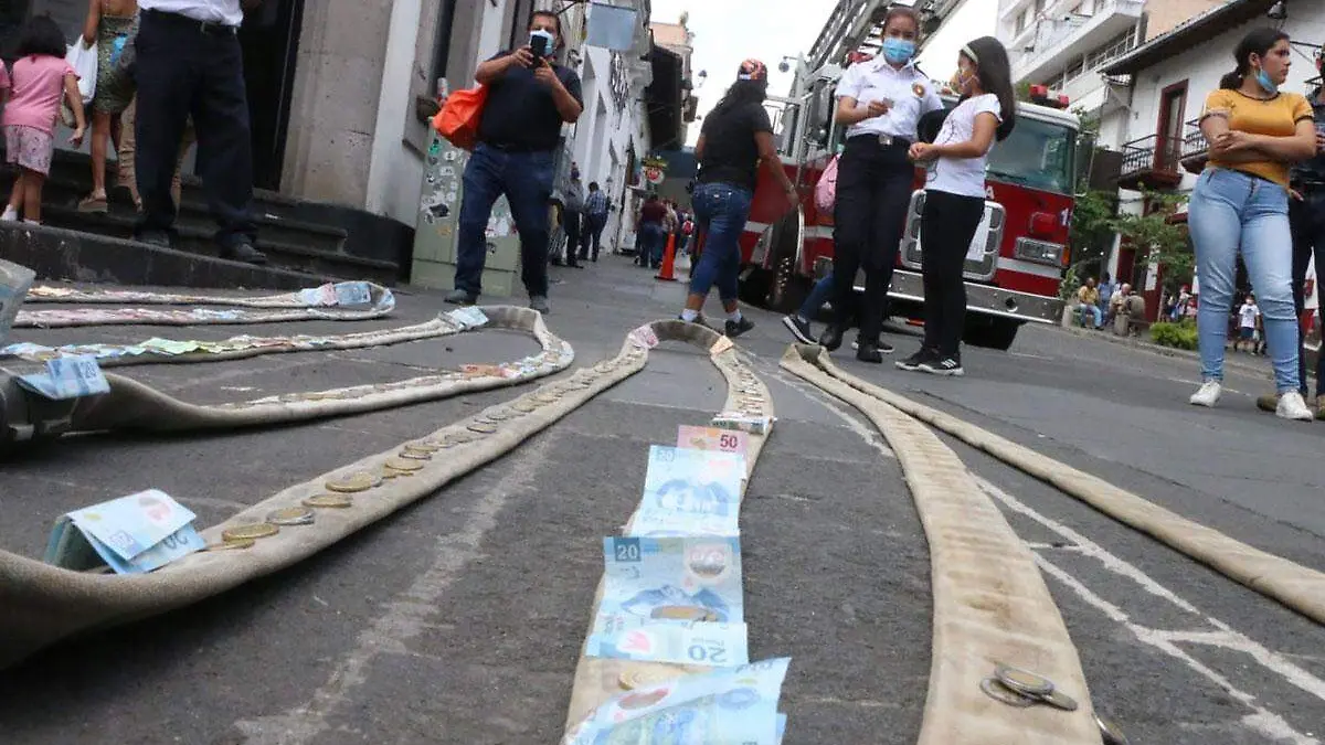 Colecta-de-Bomberos-kilometro-de-10-pesos