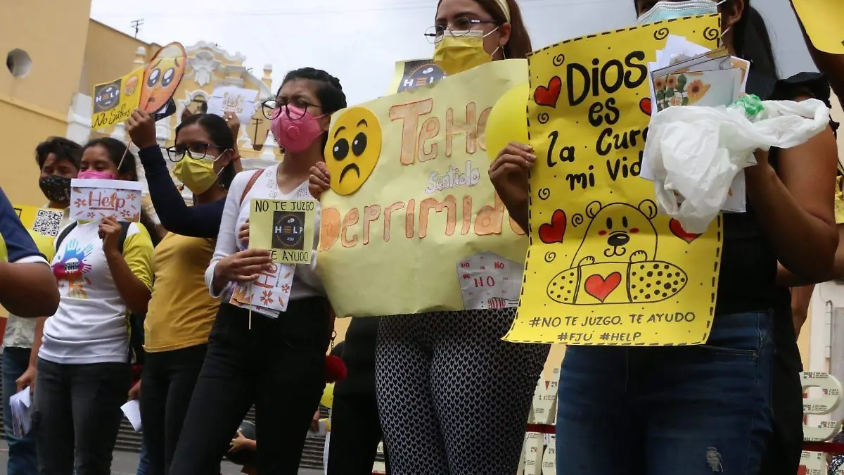 jovenes apoyan a personas deprimidas
