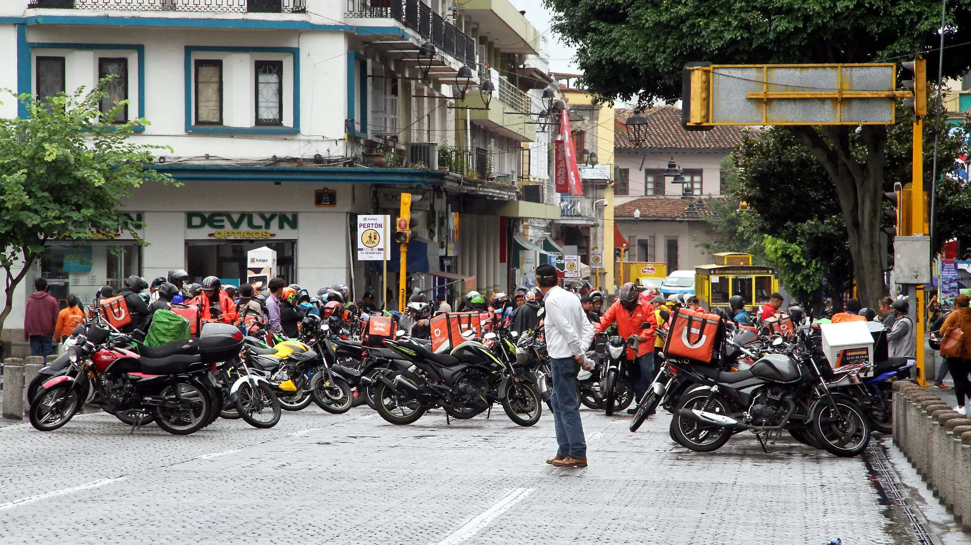 JE14082023962Manifestacion-Motociclistas