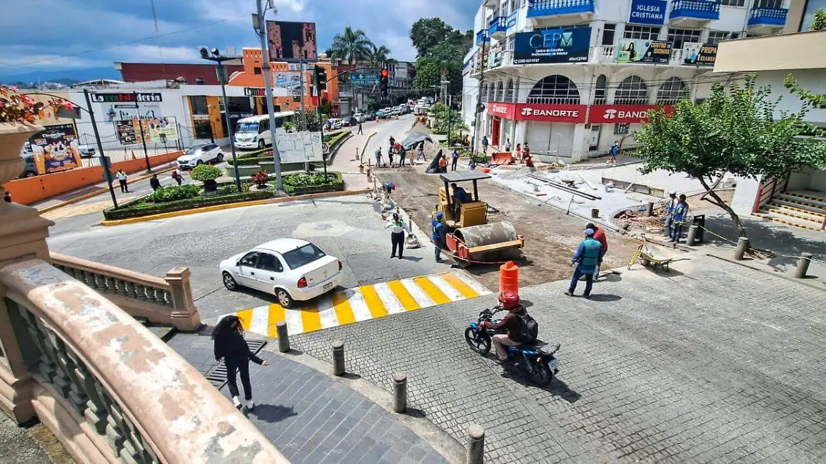 Cierre de Clavijero con Ávila Camacho provoca caos vial