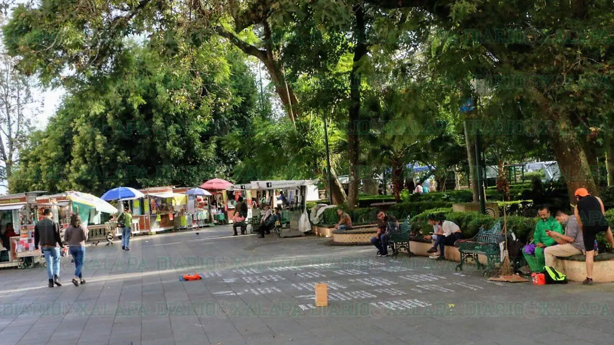 Retiran-vallas-del-parque-Juarez
