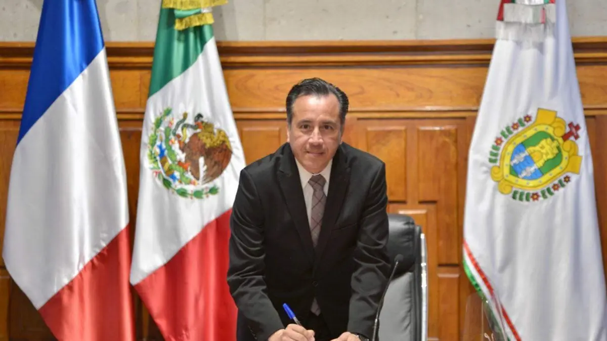 Veracruz-firma-convenio-con-embajada-para-clases-de-Frances