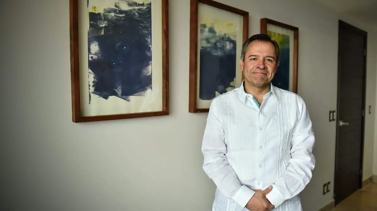 RENE-MANUEL ROMO (2)