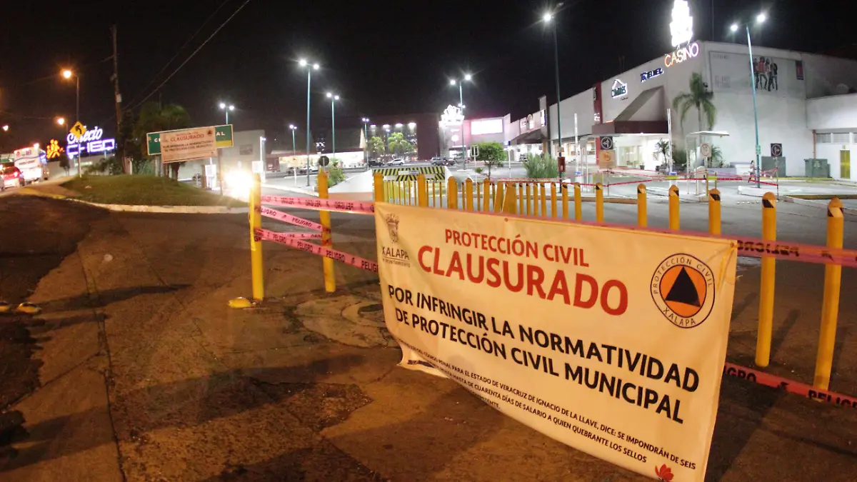 clausuran-entrada-plaza-animas