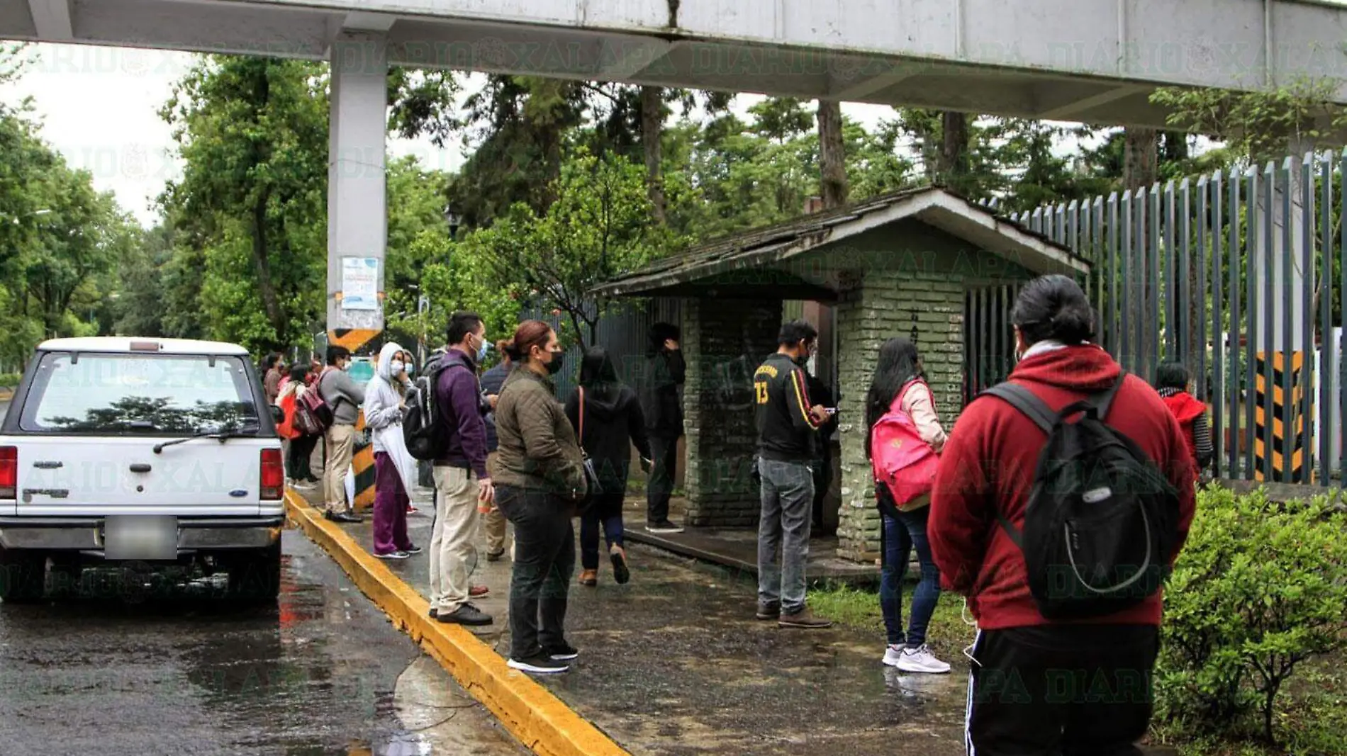 Parada-de-autobus-en-pandemia-de-Covid-19