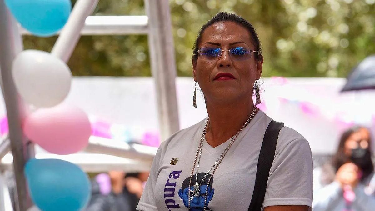 927708_Kenya-Cuevas-plática-con-universitarios--3