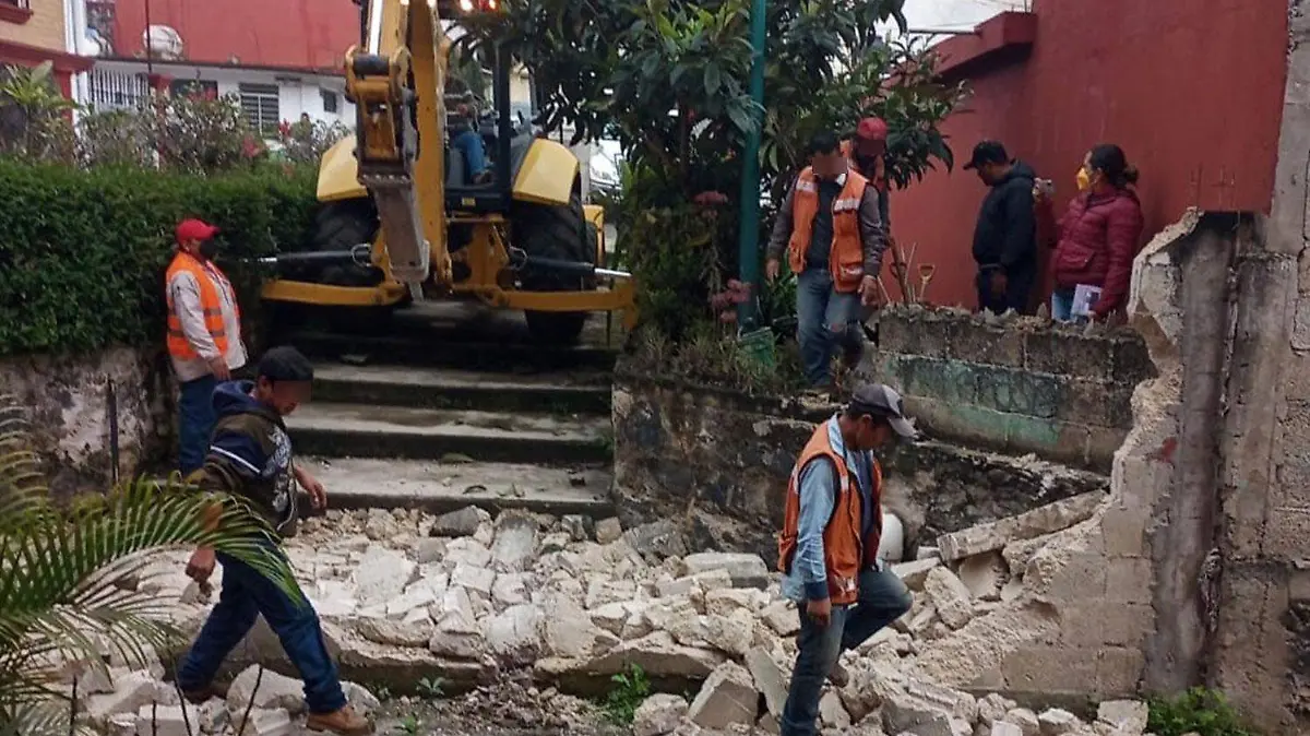 Retiran-barda-en-Xalapa