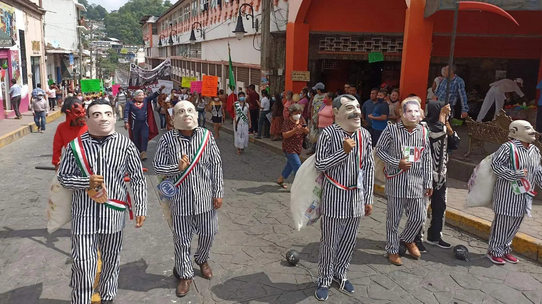 Marcha-de-simpatizantes-en-Papantla