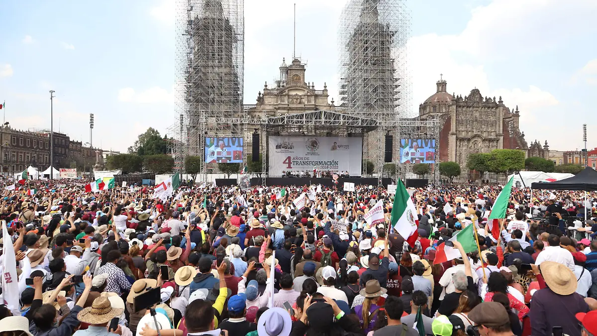 906023_Informe en el zócalo, Marcha AMLO-18_impreso