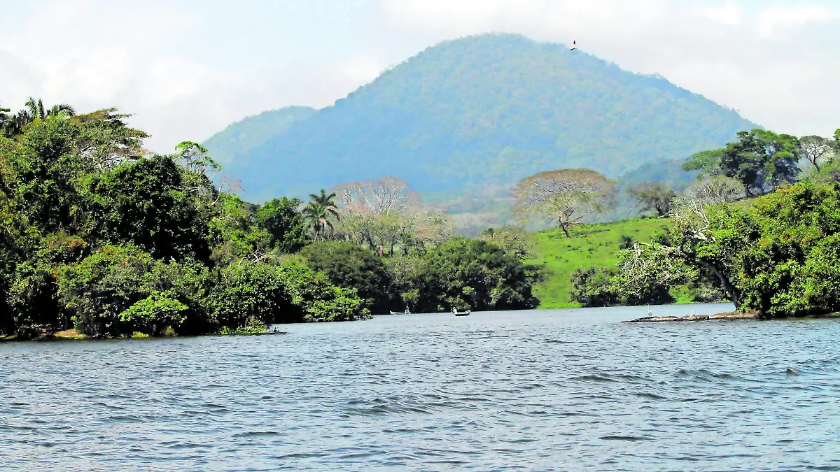 JE080919002LagunadeCatemaco_CMYK