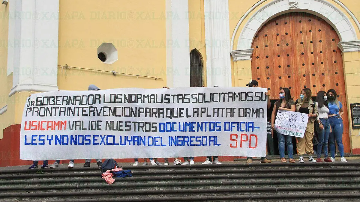 Normalistas-manifestacion-Xalapa