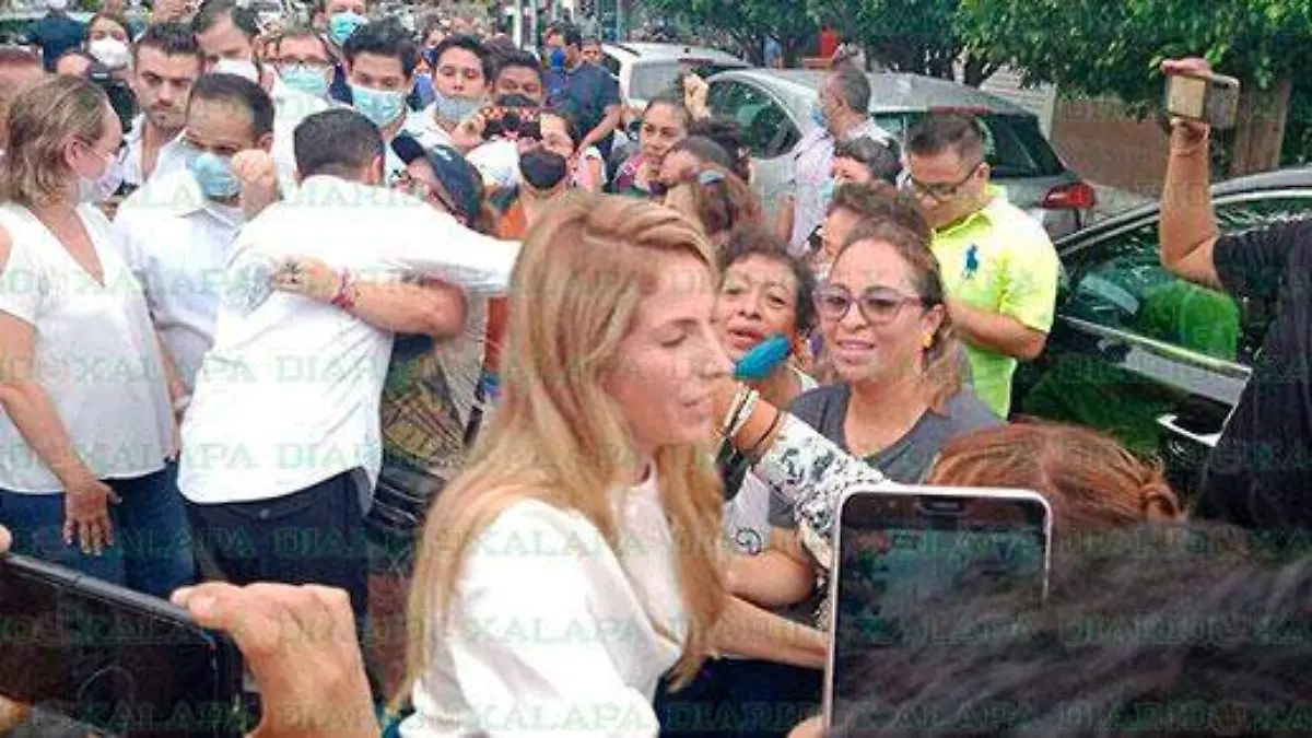 esposa-de-Yunes-Márquez