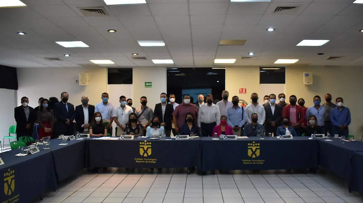 Reunion-en-el-Instituto-Tecnologico-Superior-de-Xalapa