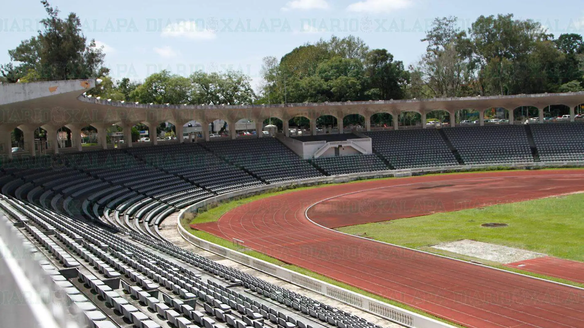 RC-Estadio-Heriberto-Jara-Corona