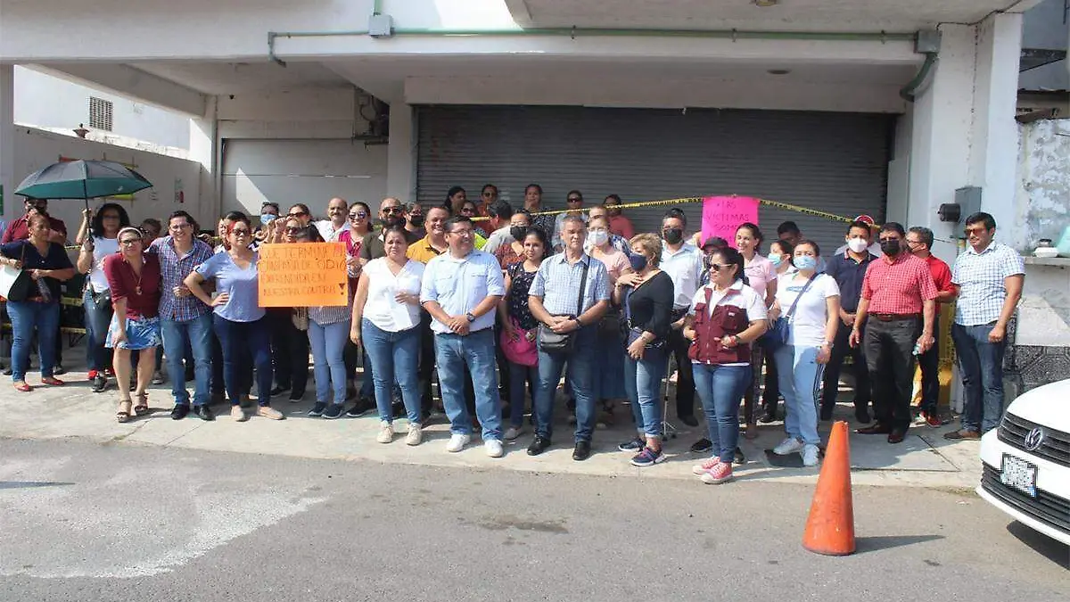 Trabajadores de la SEV toman instalaciones en Veracruz