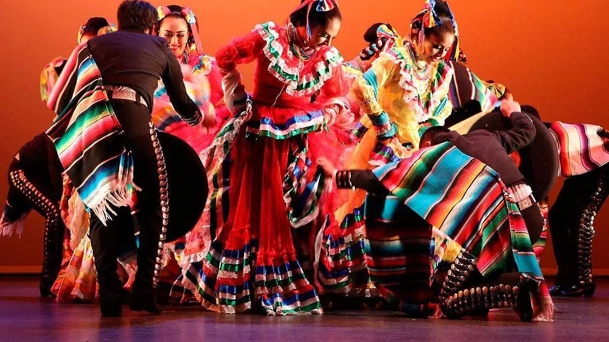 833243_Patria-Grande-Bailes-Floklóricos-1_web-(1)