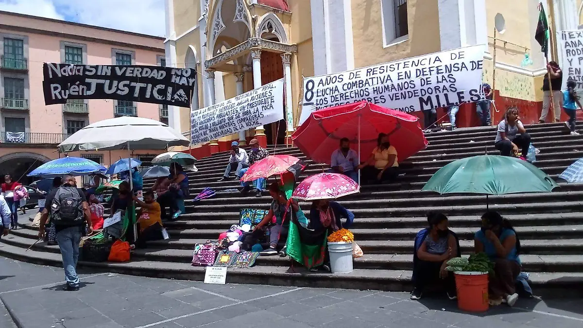Vendedores ambulantes se instalan en plaza Lerdo, piden a las autoridades que se les permita trabajar 