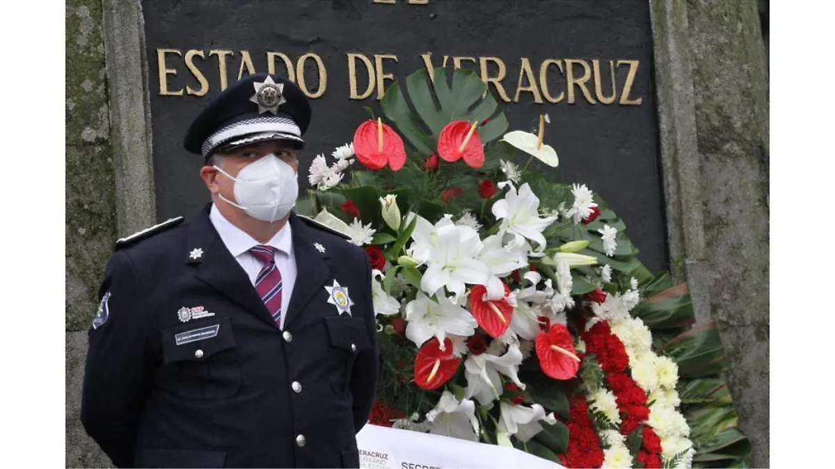 Van 40 policías 