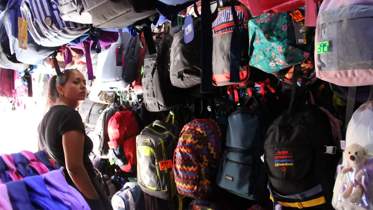 JE260720238409Mochilas