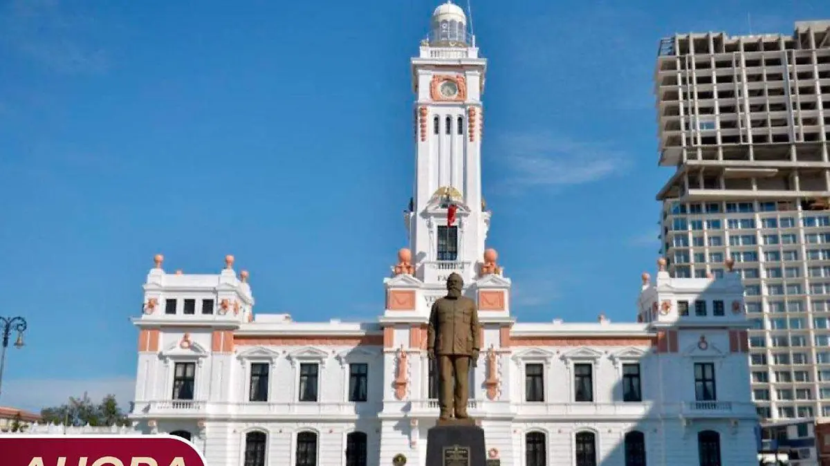 Torre-rompe-imagen-del-patrimonio-del-puerto-de-Veracruz