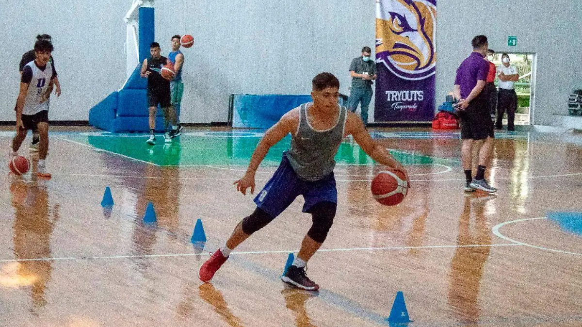 2-Pruebas-de-seleccion-para-formar-parte-de-los-Halcones-de-Xalapa