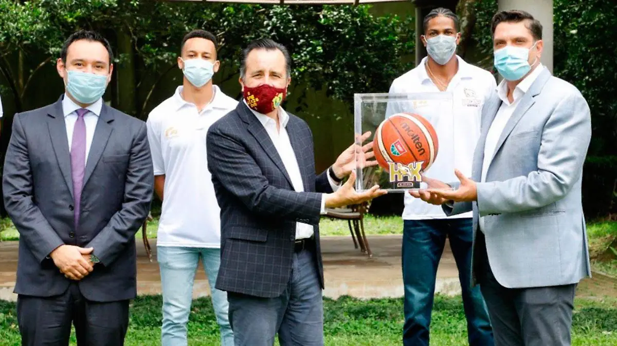 Los-nuevos-Halcones-de-Xalapa-jugaran-en-septiembre