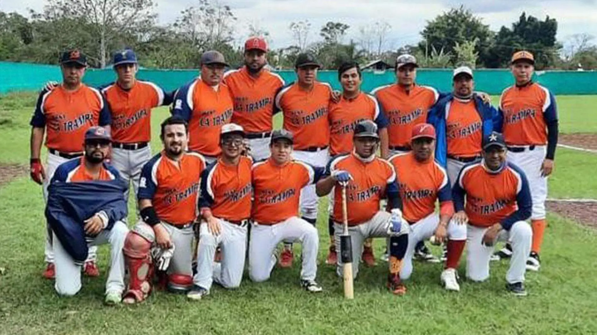 La-Trampa-y-Novatos-van-por-la-final-de-beisbol-en-Emiliano-Zapata