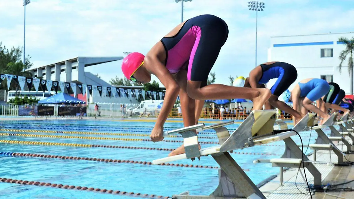 Competencia-de-natacion