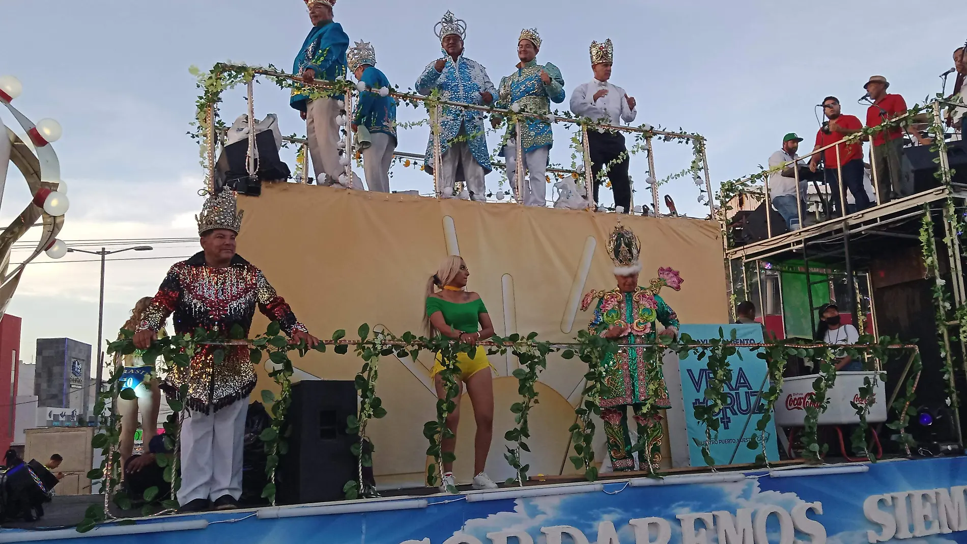 Este domingo se realizó con retrasos y fallas inicio segundo desfile del Carnaval 2022 bajo un fuerte sol 