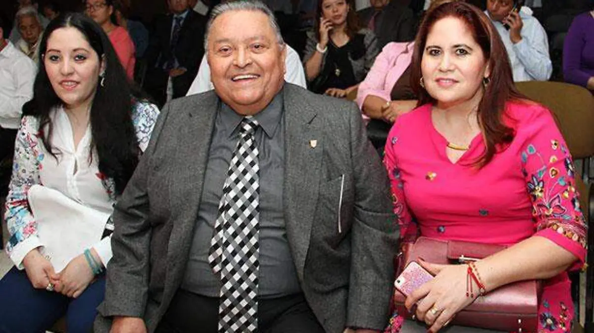 JE120718002DiadelAbogado