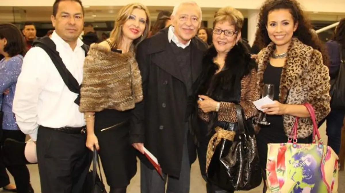 6-victor-montes,-delia-y-jorge-tablada-con-delia-e-ivette--flores