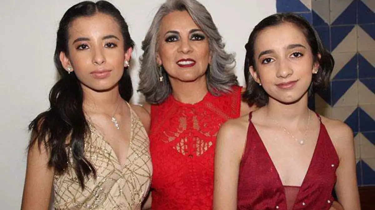 5-claudia-lopez-con-rubi-y-miranda-valencia