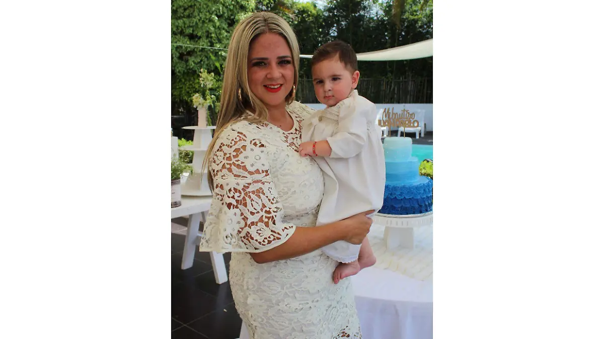 2-karla-navarra-velasco-y-su-hijo-juan-pablo