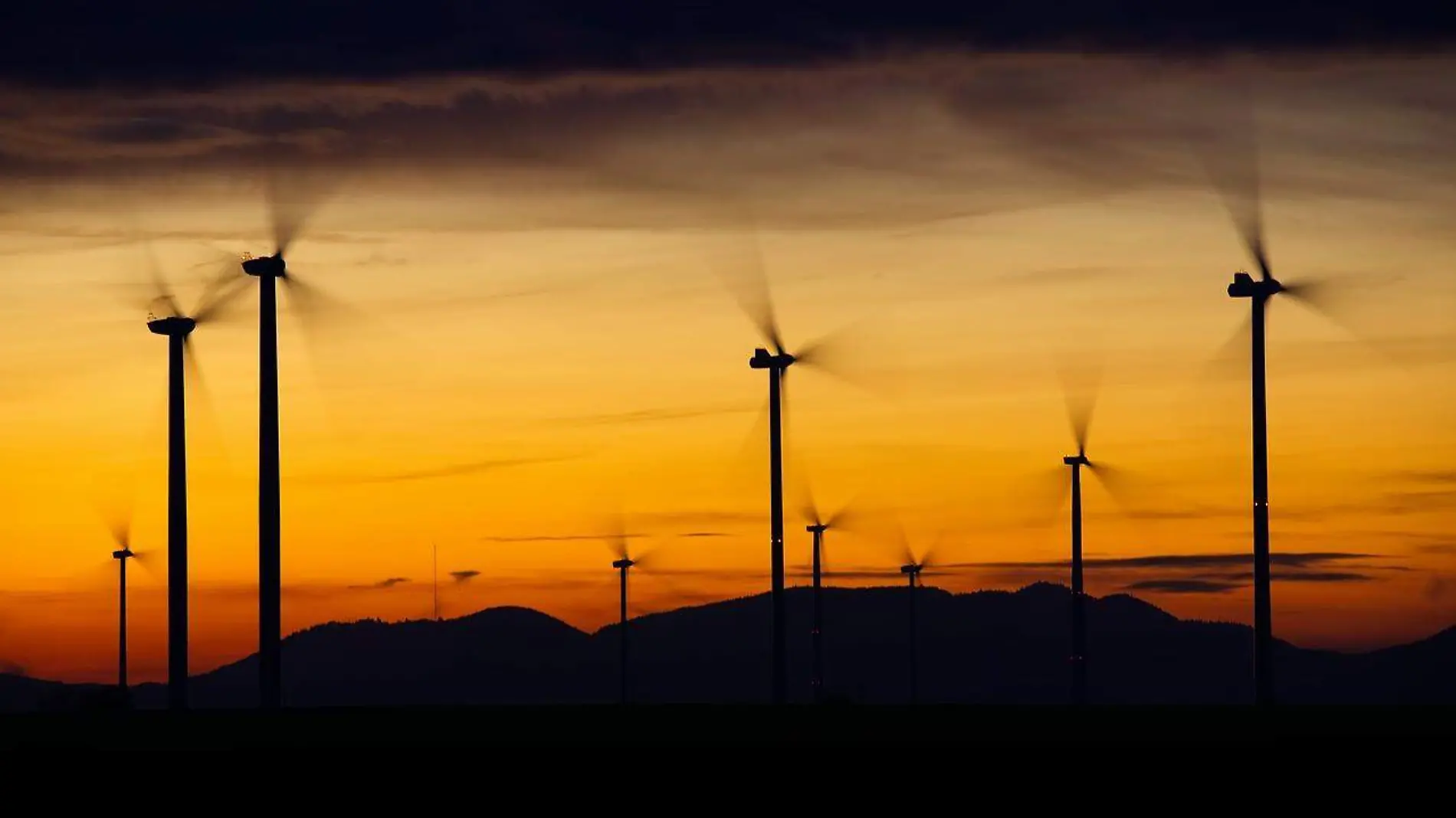 wind-turbines-gdb4294f31_1280